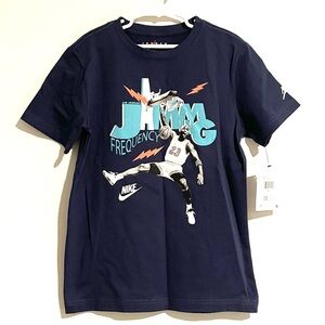 NEW Jordan Boys Size M 10-12 Shirt Short Sleeve Basketball Jamming Navy Blue